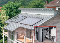 Sonnenenergie wird zunehmend auch zur Heizungsunterstützung in den Übergangsmonaten genutzt. In der Verbindung mit einem effizienten Öl-Brennwertgerät reduziert sich der Heizölverbrauch um bis zu 40 Prozent. Die solar gewonnene Wärme wird in einem großvolumigen Schichtspeicher (kleines Bild) bevorratet. Foto: IWO