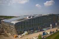 Schon äußerlich hebt sich das Kameha Grand Bonn mit seiner spektakulären Architektur in Form einer Ellipse von herkömmlichen Hotels ab.<br />Foto: BonnVisio – Bonner Bogen<br />