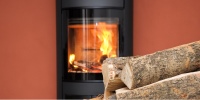 Heizen mit Holz: Mit dem Umweltzeichen „Blauer Engel“ geht´s mit deutlich weniger Feinstaub.<br />Bild: Marco2811/fotolia.com