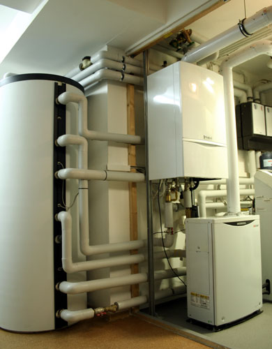Weitere Systemkomponente des ecoPOWER 1.0 ist ein allSTORMulti-Funktionsspeicher...