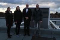 Alle Beteiligten sind sehr zufrieden mit dem Ergebnis (v.l.n.r.): Rita van Döllen-Mokros (Architektin, HBG Bauträger / Architekturbüro van Döllen), Christina Stelmaszyk-Wempe (Ingenieurin, Wempe & Partner), Daniel Norder (Key-Account-Manager, BRÖTJE) und Volker Belz (Projektleiter, Belz Haustechnik).<br />Bilder: August Brötje