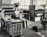 Einblick in die Arbeit der Fertigung in den 60er Jahren.