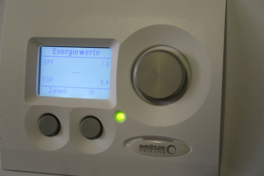Das Display der Power Box zeigt den Betriebszustand...
