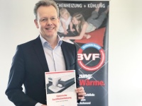 Der Bundesverband Flächenheizungen und Flächenkühlungen (BVF) bietet eine neue Informationsbroschüre zum Thema Elektrische Dachflächenheizung zum kostenlosen Download an.<br />Bild: BVF