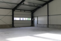 Die Gewerbefläche, die auf 282 m² neuen Platz für Maschinen und Lagerkapazitäten bietet, wurde mit einer Betonkernaktivierung ausgestattet. Dazu wurden rund 1.300 Meter tempus-pex PEXc Rohr von herotec verlegt.