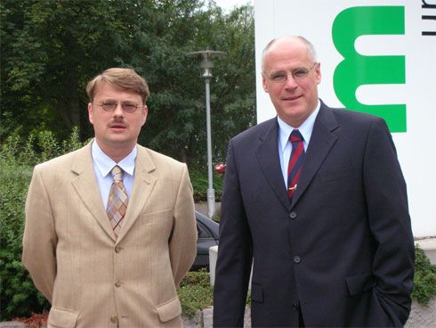 Roland Stud (li), Verkaufsleiter Werk Nottuln und Markus...