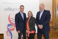 Markus Lengauer (zukünftiger CEO), Annika Paasikivi.......