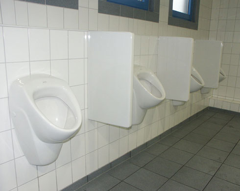 Hygiene pur: Das Elektronikmodul der Urinalspülautomatic...