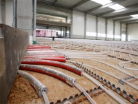 Der Pufferspeicher im Boden verfügt über ein 8000 Meter langes Rohrsystem.<br />