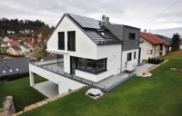 Gestiegene energetische Anforderungen sind keine ausschlaggebenden Baukostentreiber, wie ein aktuelles Gutachten beweist.<br />Bild: Stiebel Eltron