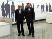 Heinz-Joachim Schönberger-Messer und Franz David (v.l.n.r.), der ab dem 01.02.18 die Geschäftsführung bei poresta systems übernimmt.<br />Bild: poresta systems