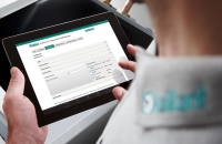 Das Thema „smart“ sollte gegenüber dem Kunden von Fachhandwerkerseite auch vorgelebt werden. So lassen sich innovative Dienstleistungsangebote und neue Kundengruppen gleichzeitig erschließen. Bilder: Vaillant