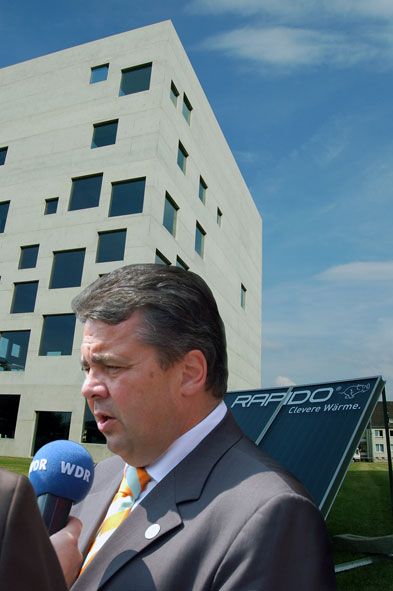 Bundesminister Sigmar Gabriel im Interview vor der...