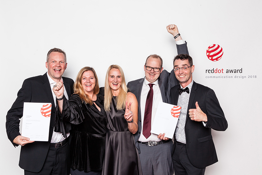 Freuen sich über die Red Dot Award Auszeichnung: Morten...