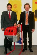 Geschäftsführer Thomas Wünsch und Technikmanager Helmut.......