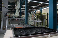 Die neue vollautomatische Solarproduktion bei Roth. Foto: Roth