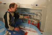 Schütz-Verteiler-Regelstation: Steuerung der Fußbodenheizung auf modernem Stand. 
