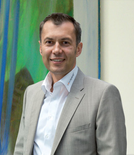 Miro Morava (37), Leitung des internationalen Vertriebs...