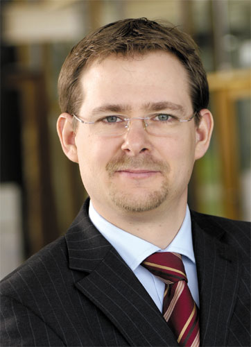 Philipp Koecke, Finanzvorstand der SolarWorld AG, sieht...