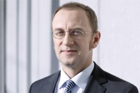Stefan Säuberlich - Vorstandsvorsitzender/ Chief Executive.......