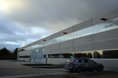 Die neue Halle umfasst 5400 Quadratmeter Fläche und...