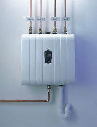Die komplette Hausinstallation in einem Gehäuse: RESI, das neue Regel- und Sicherheitszentrum aus dem Hause SYR.