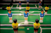 Jeder, der sich eines der exklusiven SYR-Vorteils-Pakete sichert, hat die einmalige Möglichkeit, Ballgefühl zu beweisen und am EM-Kickerturnier des Korschenbroicher Armaturenherstellers teilzu-nehmen. Auf die Mitspieler warten attraktive Preise rund um „König Fußball“.