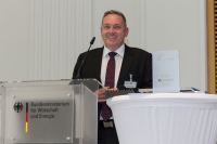 Mario Besseling, Leiter Kompetenzzentrum Geschäftseinheit SYR CONNECT, freut sich über die Auszeichnung. Bilder: SmartHome Initiative Deutschland