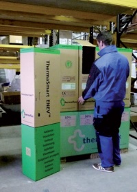 Die ThermaSmart ENEV Palettenbox bietet Platz für ingesamt acht handliche Einzelkartons und ist bestückt mit den gängigsten Größen in der anwendungsfreundlichen Länge von 150 cm. Damit sind mehr als 90 Prozent des EnEV-Bedarfs abgedeckt. Bilder: Thermaflex