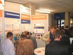 Interessierte Fachbesucher auf dem Informationsstand.......