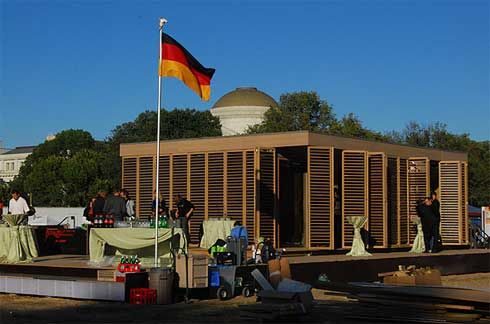 Das Haus war schon seit der Wettbewerbsphase als Holzbau...