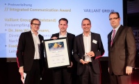 Das F.A.Z.-Institut zeichnete die Vaillant Group als besten Mittelständler für ihre integrierte Kommunikation aus. Dr. Jens Wichtermann, Direktor Unternehmenskommunikation, Nachhaltigkeit & Politik (2. v.r.) und Frederik Lippert, Senior Manager Corporate Communications (2. v.l.) nahmen den Preis in der Harley-Factory in Frankfurt/Main entgegen.<br />Bild: Vaillant