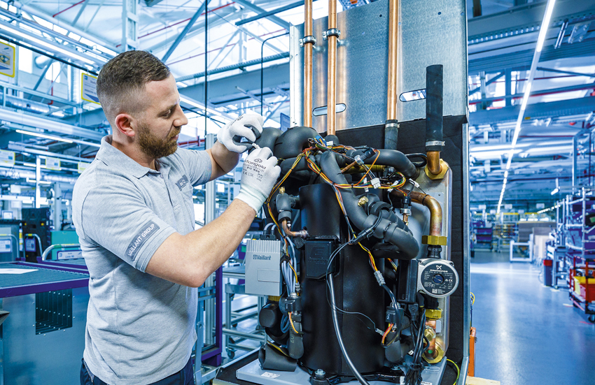 Bildunterschrift: Vaillant Wärmepumpen-Produktion in...