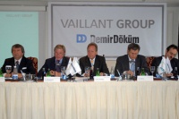 B. Lütfü Kızıltan, Claes Göransson, Christoph M. Grosser, Dieter Müller, Levent Taşkın auf der Pressekonferenz in Çırağan Palace im Oktober 2007. Foto: DemirDöküm
