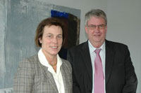 VdZ-Präsidentin Barbara Wiedemann und Friedrich Budde, neu gewählter Vize-Präsident der VdZ, auf der VdZ-Mitgliederversammlung am 25.11.2009 in Bonn. Foto: VdZ
