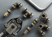 Ein abgestimmtes Komplettsystem, von Anfang an: das innovative Raxofix-Programm von Viega, das den Markt für Heizungs- und Sanitärinstallationen revolutionieren wird.  <br />