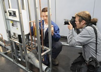 Viega unterstützt die „WM der Berufe“ in Leipzig als „Skill-Presenter“ in der Disziplin Sanitär- und Heizungsinstallation. Für Deutschland tritt in diesem Wettbewerb der Anlagenmechaniker Matthias Köfer aus Ansbach/Mittelfranken an (im Bild) , der sich während der Mitteldeutschen Handwerksmesse im Februar dieses Jahres in Leipzig für die Teilnahme an der Berufe-WM vom 2. bis 7. Juli 2013 qualifiziert hat. 