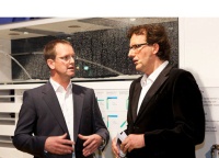 Trinkwasserhygiene und Energieeffizienz –  u.a. mit den richtigen Produkten lassen sich diese Herausforderungen lösen. Das meint Viega Seminarleiter Dieter Hellekes (l.) -hier im Interview mit Moderator Christoph Brüske. Bilder: Viega
