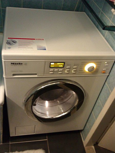 Platzsparend: Ein Waschtrockner ist Waschmaschine und...