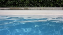 Ein gemauerter Pool ist meist teurer, hält dafür aber.......