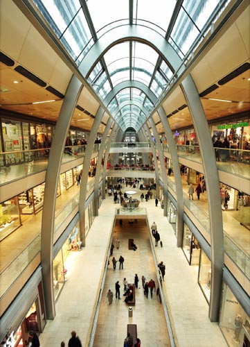 Die Europa Passage in Hamburg verfügt über 30.000 m²...