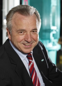Peter Stamm (58) leitet seit dem 1. März 2010 die neu.......