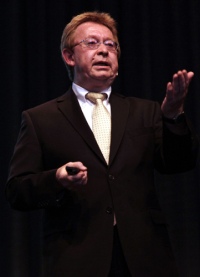 Prof. Dr.-Ing. Dieter Wolff, Leiter des Instituts für energieoptimierte Systeme (EOS) an der Fachhochschule Braunschweig/Wolfenbüttel.