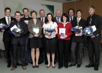 Die Preisträger beim „Wilo-Förderpreis für Gebäudeenergietechnik“ und die Initiatoren der Wilo-Stiftung anlässlich der Übergabe am 24. April 2009 (v. l. n. r.): Florian Bruch (Hochschule Esslingen), Raimund Brauchle (Hochschule Biberach), Tobias Kempkens (FH Gelsenkirchen), Petra Niggemeier (FH Aachen), Jan Opländer, Barbara Baudzus (TU Dortmund), Dr. Jochen Opländer, Manuela Gille (FH Erfurt), Felix Opländer, Christoph Hezel (Hochschule Esslingen) und Simon Reich (Hochschule Esslingen).