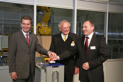 Symbolische Inbetriebnahme der weltweit ersten Großserienproduktion...
