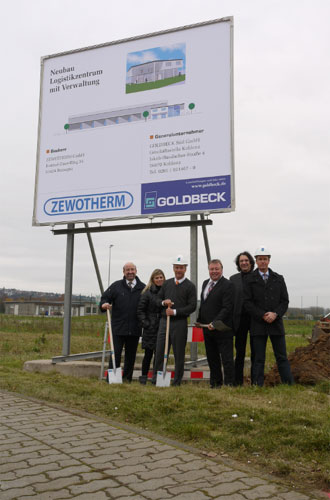 Erneuter Spatenstich bei Zewotherm (von links nach...