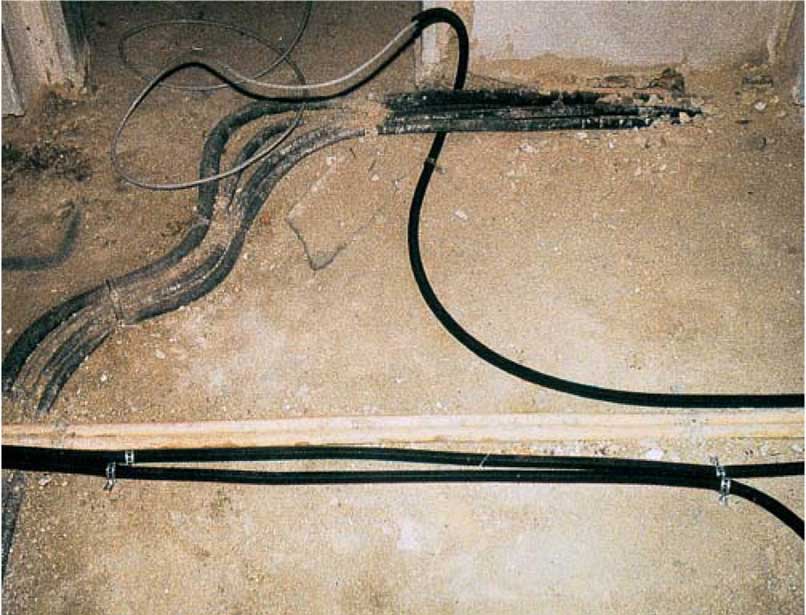 Abb. 19.23. Kreuzende Rohrleitungen sind zu vermeiden.