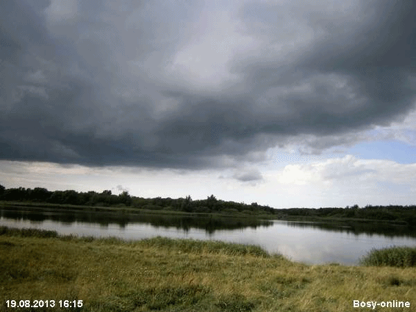 Entwicklung einer Wind- bzw. Wasserhose. Katinger Watt am 19. August 2013 von 16:15 bis 16:26 Uhr aufgenommen.