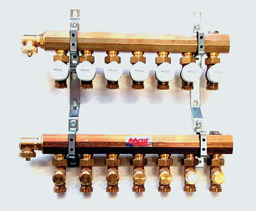 Abb. 4. Verteiler aus Messing Stranggussprofil.<br />(Werkfoto: Mair)